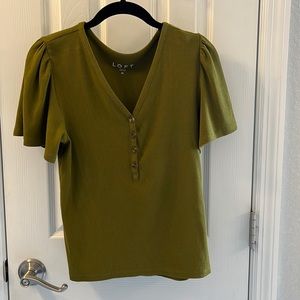 Loft Olive ribbed Henley Flutter Sleeve Top Size medium Fitted